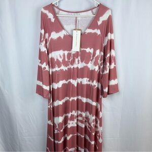 Tendency Pink and White Maxi Dress